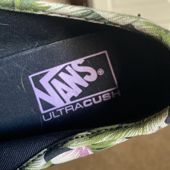 Vans - Picture 5 of 5